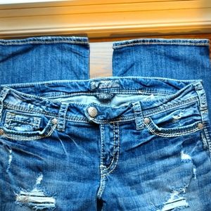 Silver Jeans. Women's size 32 L33. GUC. Distressed. Tuesday low slim boot.